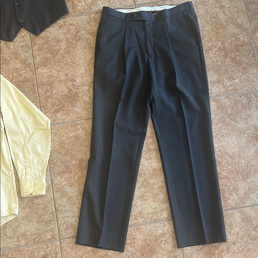 Men's Cosani 3 piece suit set complete with button down shirt and tie! - Picture 3 of 16